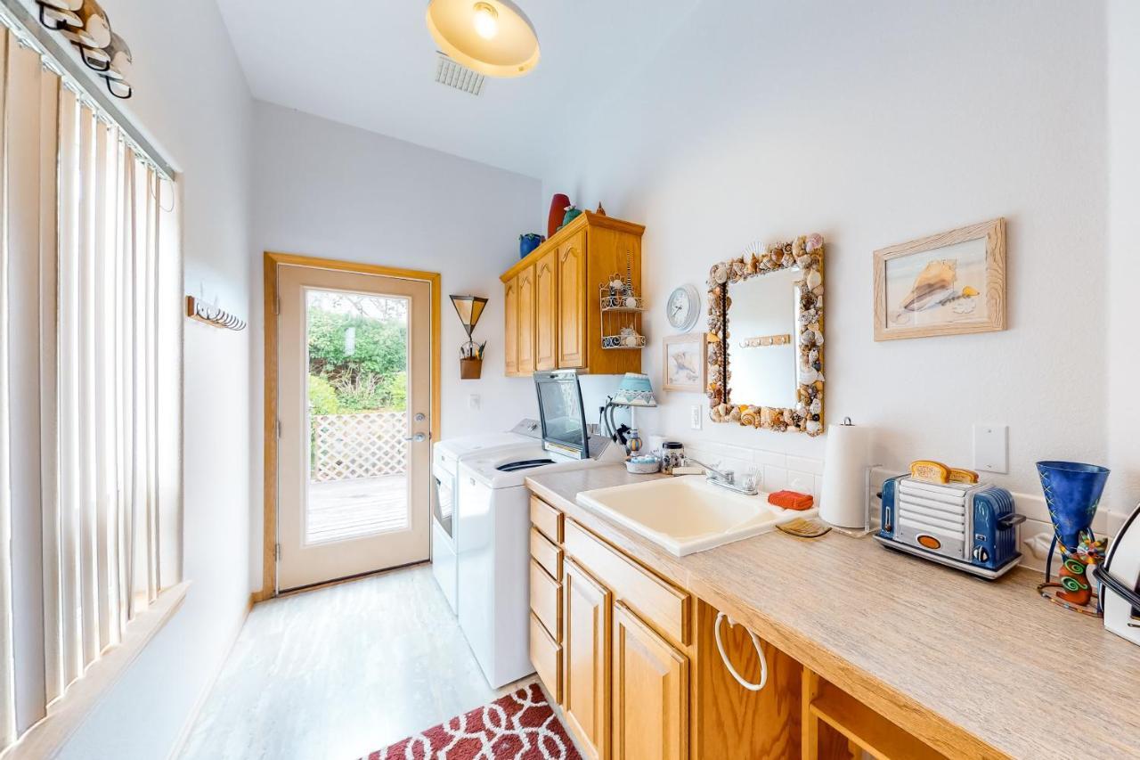 Js Beach House Lincoln City Bagian luar foto