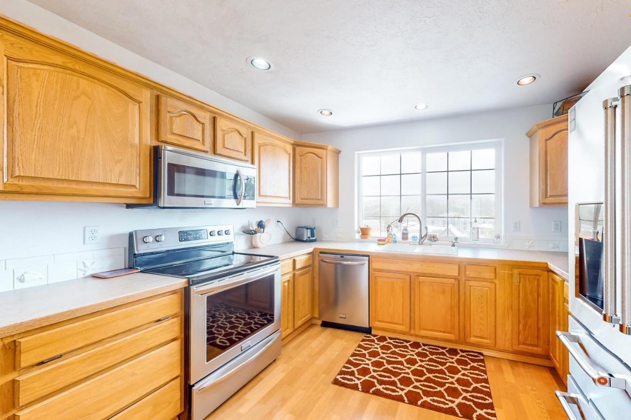 Js Beach House Lincoln City Bagian luar foto