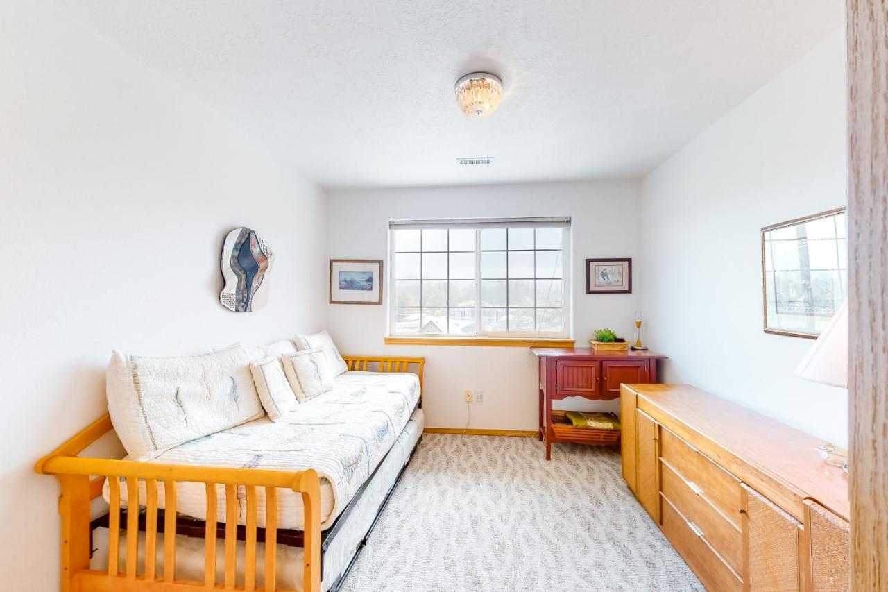 Js Beach House Lincoln City Bagian luar foto