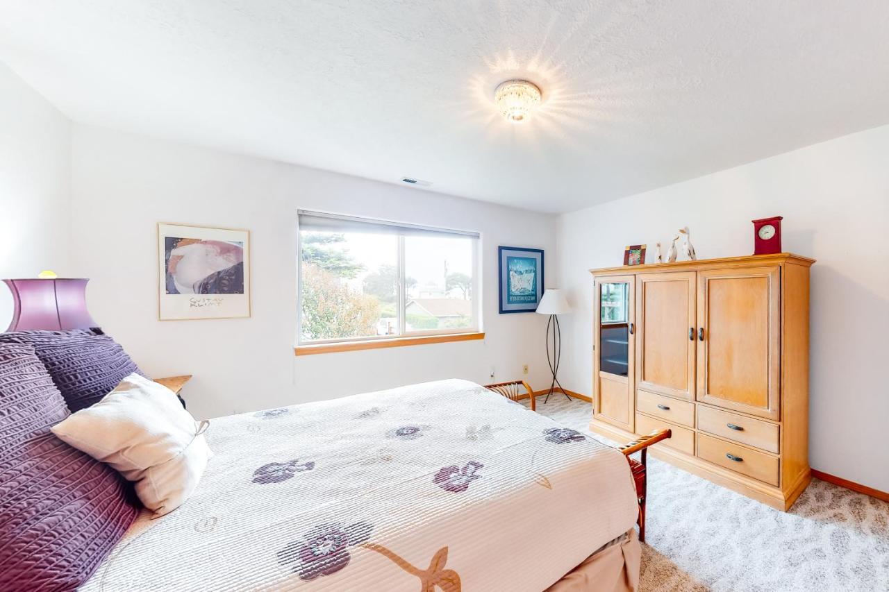 Js Beach House Lincoln City Bagian luar foto